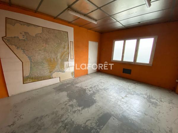 Achat local commercial près de Doué-en-Anjou - 2775 m² - 1 254 000 €