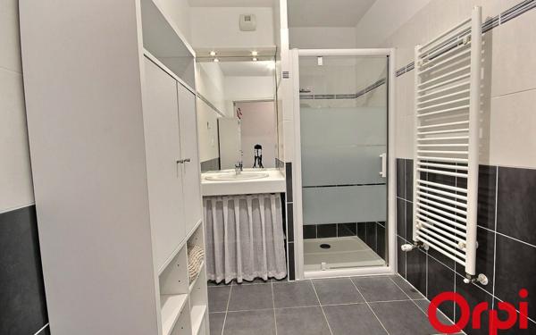 Appartement à vendre    2 pièces •  Marseille 12