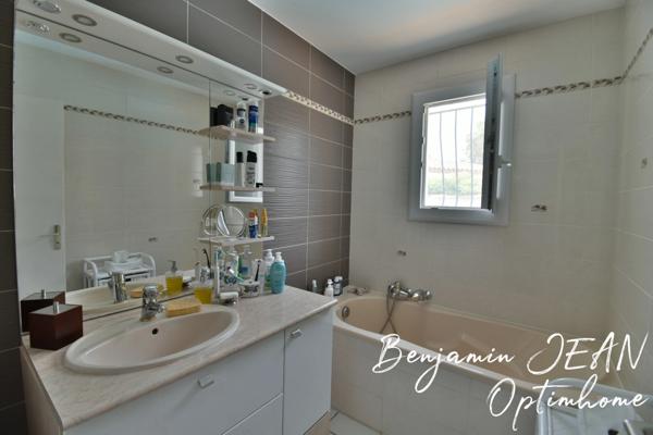 Maison F4 de plain-pied avec piscine – Sauvian