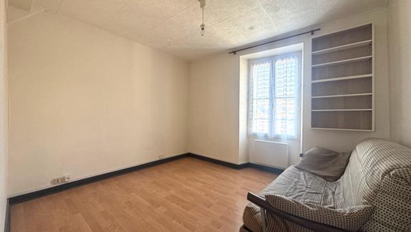 Maison Corbeil Essonnes 3 pièce(s) 53 m2 - DPE E - GARAGE - SOUS SOL TOTAL