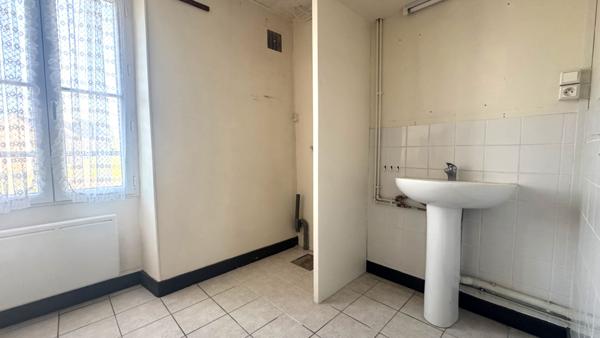 Maison Corbeil Essonnes 3 pièce(s) 53 m2 - DPE E - GARAGE - SOUS SOL TOTAL