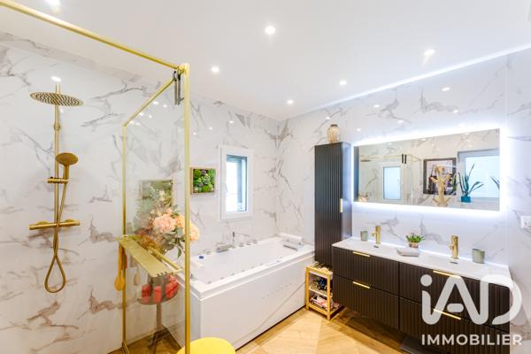 Maison à vendre 8 pièces 234,73 m² Marines