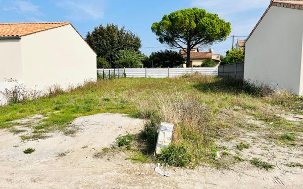 Terrain à vendre    Semussac