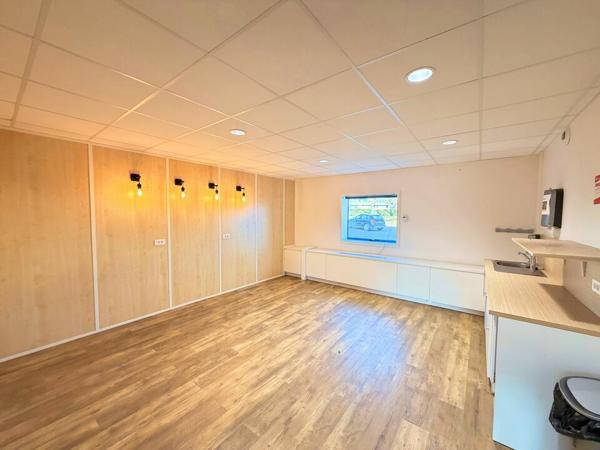 IMMEUBLE DE BUREAUX 676 M² À VENDRE POITIERS – PÔLE MÉDICAL – 30 PARKINGS – IDÉAL ENTREPRISE OU INVESTISSEUR