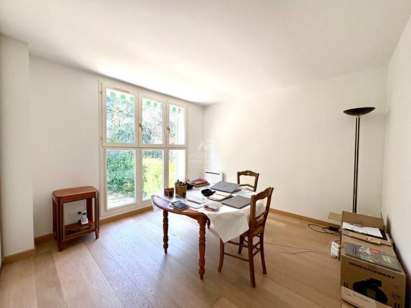 Maison Neuville Sur Oise 6 pièce(s) 143 m2 679 500 € **  - Référence  8213