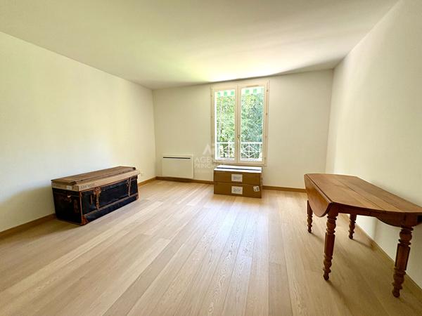 Maison Neuville Sur Oise 6 pièce(s) 143 m2 679 500 € **  - Référence  8213