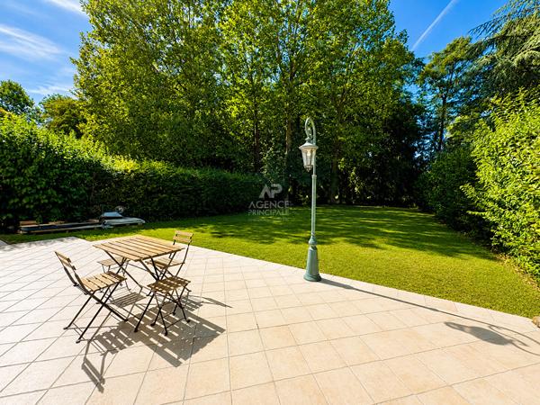 Maison Neuville Sur Oise 6 pièce(s) 143 m2 679 500 € **  - Référence  8213
