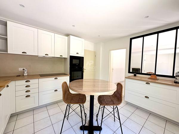 Maison Neuville Sur Oise 6 pièce(s) 143 m2 679 500 € **  - Référence  8213