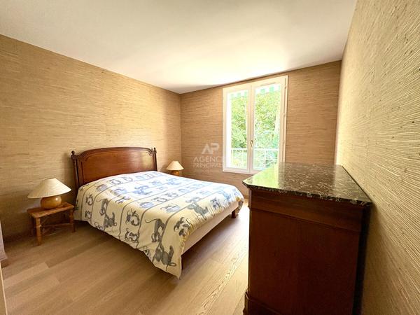 Maison Neuville Sur Oise 6 pièce(s) 143 m2 679 500 € **  - Référence  8213