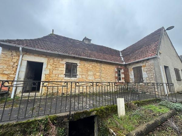 Batisse ancienne à rénover entièrement Concores