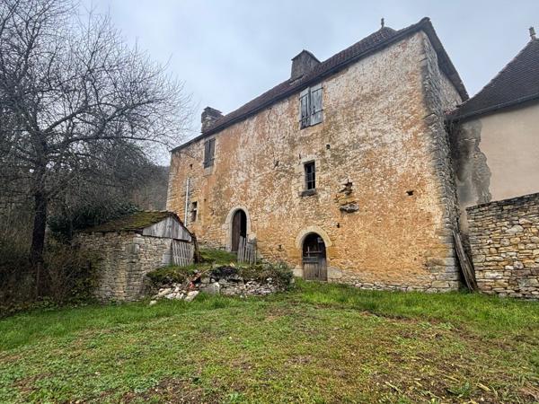 Batisse ancienne à rénover entièrement Concores