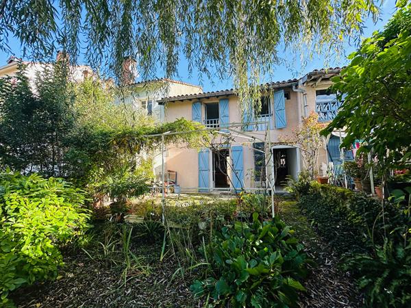 Grande maison avec jardin arboré centre ville Saint Girons Saint girons
