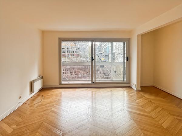 Appartement Paris 3 pièces 70m² + Balcon de 12m²