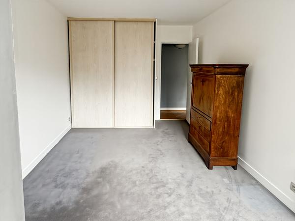 Appartement Paris 3 pièces 70m² + Balcon de 12m²