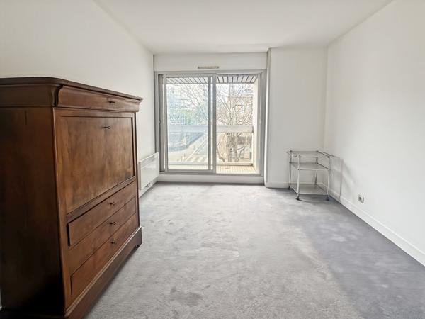 Appartement Paris 3 pièces 70m² + Balcon de 12m²