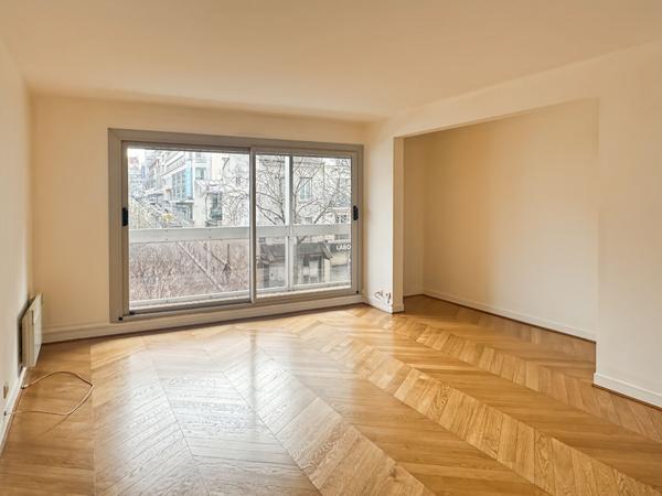 Appartement Paris 3 pièces 70m² + Balcon de 12m²