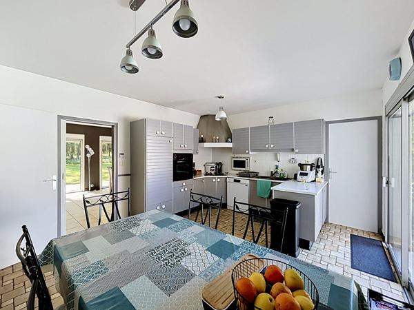 Maison d'architecte de 1984 - 180 m² - Propriété boisée aux portes de VIHIERS (49310)