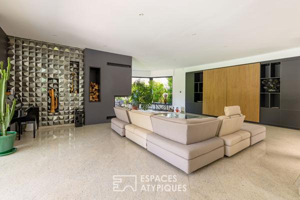 Maison d’architecte aux lignes élégantes avec piscine et jardin