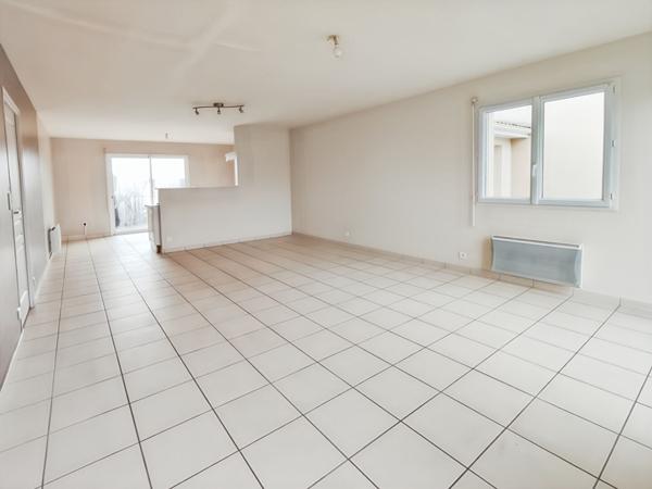 Maison Saint Pierre Montlimart 4 pièce(s) 84 m2