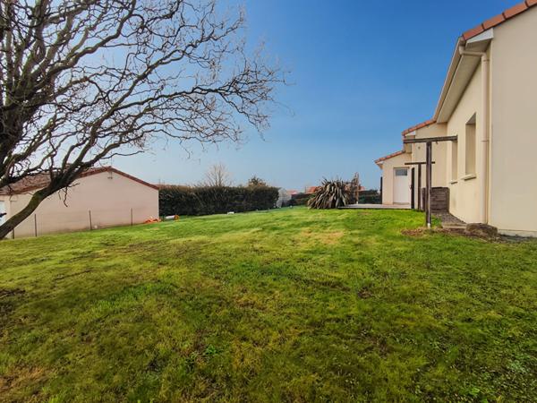 Maison Saint Pierre Montlimart 4 pièce(s) 84 m2