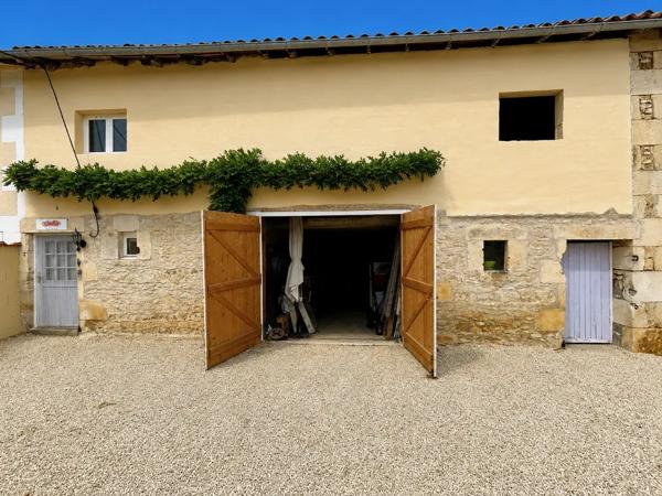 Renovated Farmhouse gite & gite and studio