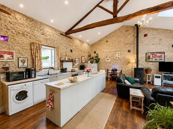 Renovated Farmhouse gite & gite and studio