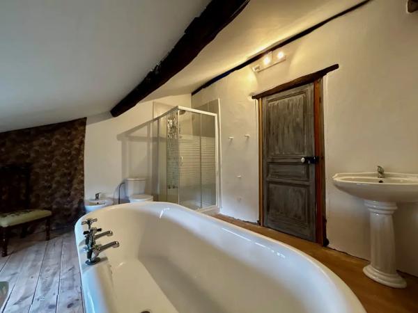 Renovated Farmhouse gite & gite and studio