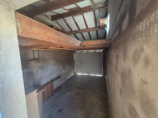 Maison de plain-pied 2 chambres 1 garage 1 jardin proche des commerces