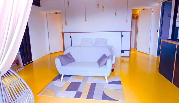 Domaine de 1 villa F6 + 2 bungalows indépendants + piscine + vue mer au Marin