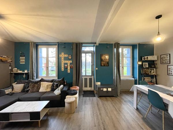 Five-bedroom longère-style house with garages, large plot of
