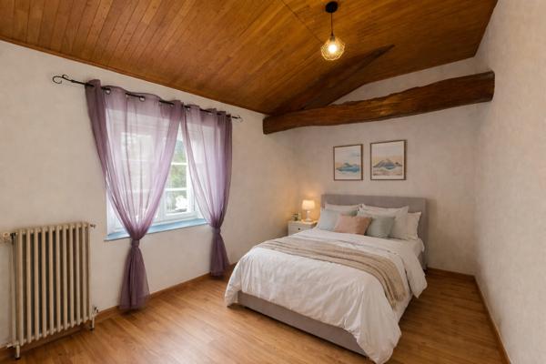 Five-bedroom longère-style house with garages, large plot of