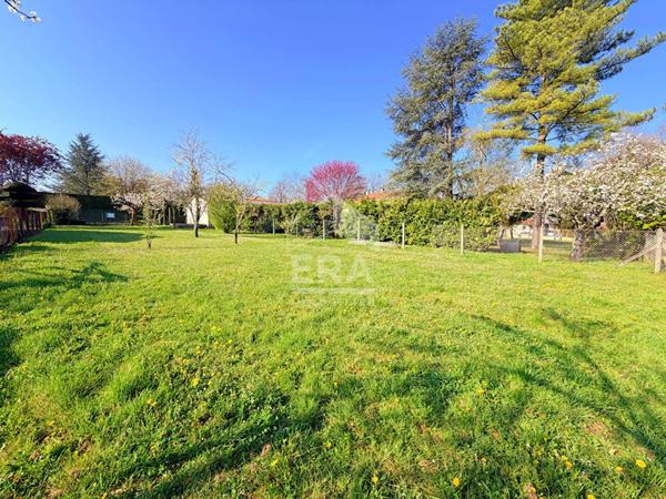 Terrain constructible Puymoyen 623 m2