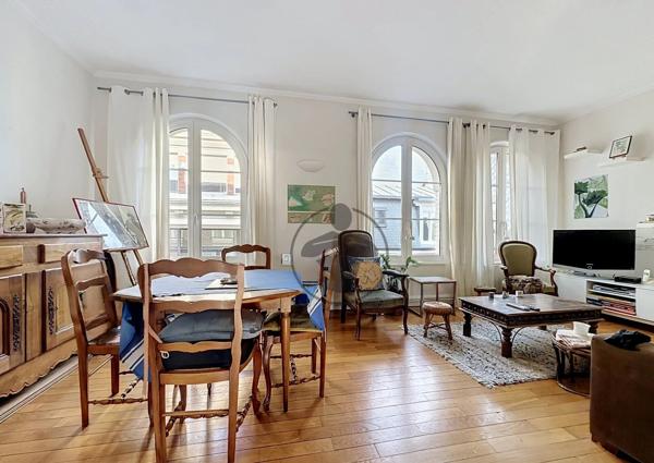 Vente                                                      Appartement
                        
                     5 pièces                      97 m2                     à Saint-Quentin
