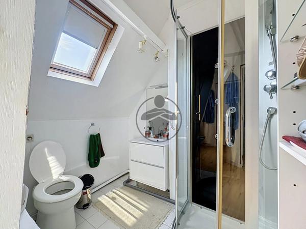 Vente                                                      Appartement
                        
                     5 pièces                      97 m2                     à Saint-Quentin