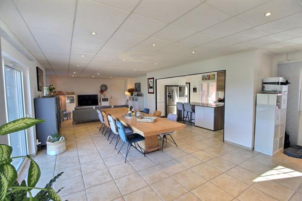 VILLA TYPE F5 DE 260 M² SUR TERRAIN 4 FACES AVEC PISCINE ET GARAGE