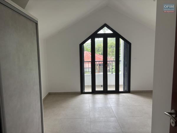 A vendre – Superbe T4 duplex neuf au cœur de Saint-Leu