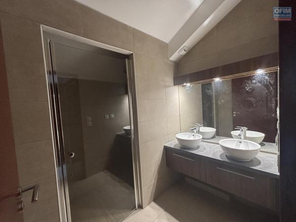 A vendre – Superbe T4 duplex neuf au cœur de Saint-Leu