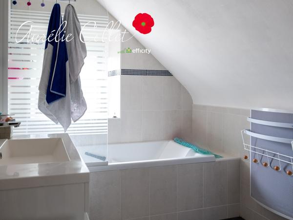 Maison
         5 pièces
        - 175 m² Exclusivité 429 900 € *