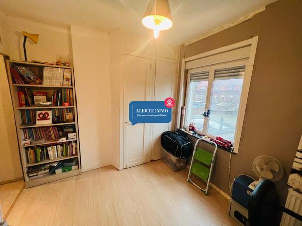 Maison 1930 de 114 m2 comprenant 4 chambres, un extérieur de 35 m2 et une petite dépendance de 4 m2