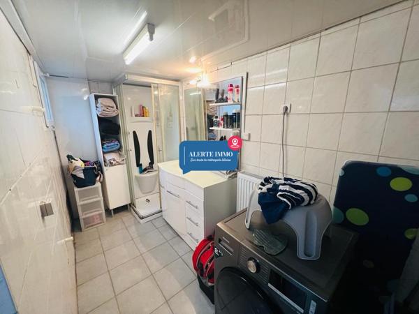 Maison 1930 de 114 m2 comprenant 4 chambres, un extérieur de 35 m2 et une petite dépendance de 4 m2