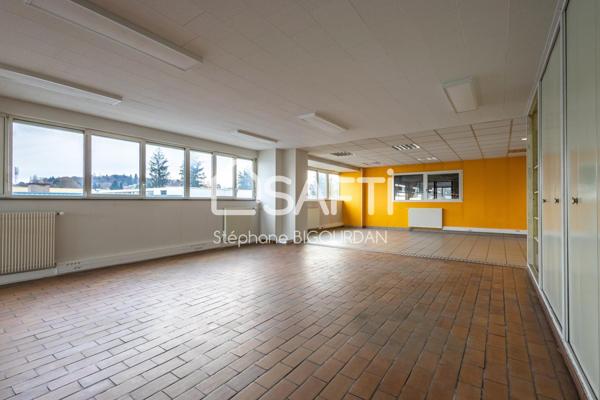 Bâtiment industriel/commercial avec bureaux, Exincourt