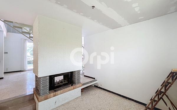 Maison à louer    5 pièces •  Trélissac