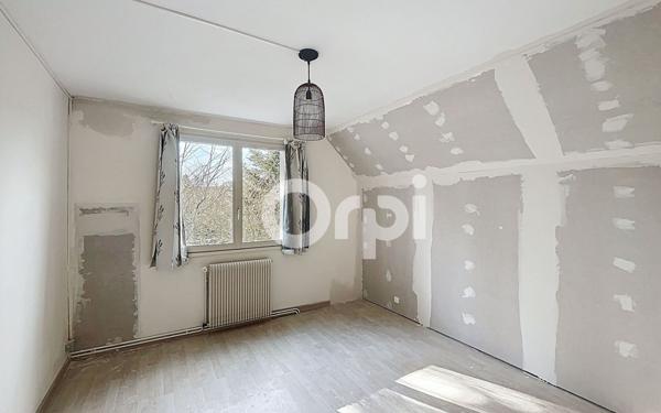 Maison à louer    5 pièces •  Trélissac