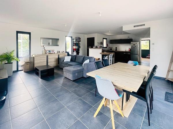 PLAIN PIED RÉCENT HORS LOTISSEMENT 3CH BUREAU