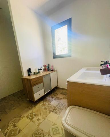 PLAIN PIED RÉCENT HORS LOTISSEMENT 3CH BUREAU