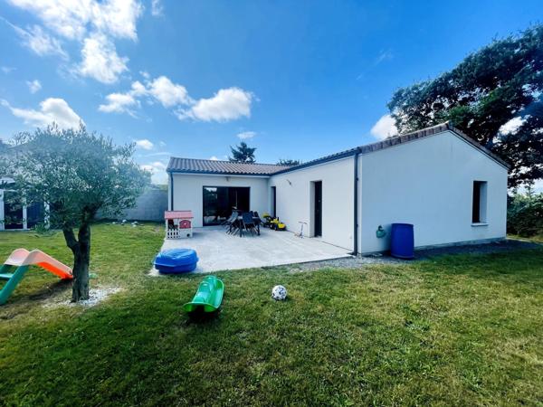 PLAIN PIED RÉCENT HORS LOTISSEMENT 3CH BUREAU