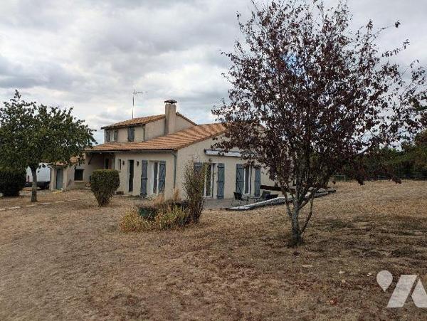 LA MEILLERAIE-TILLAY - Au calme d'un hameau, à distances égales des communes de La Meilleraie, ...