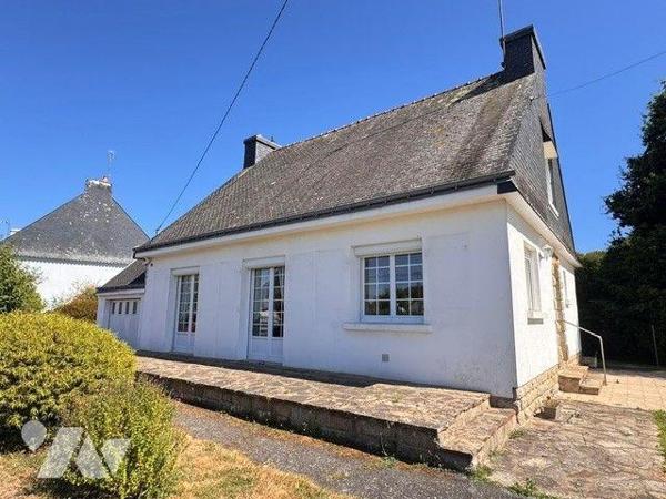 A vendre maison à MOELAN SUR MER (29)

À la sortie du bourg, maison comprenant une entrée, un...