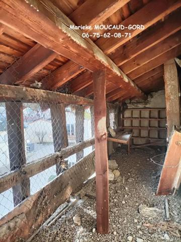 En plein centre de Beauzac 43590 maison de ville traversante ((deux entrées possibles) 270m² dont 132m² habitables 4 chambres