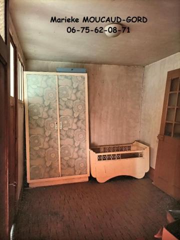 En plein centre de Beauzac 43590 maison de ville traversante ((deux entrées possibles) 270m² dont 132m² habitables 4 chambres